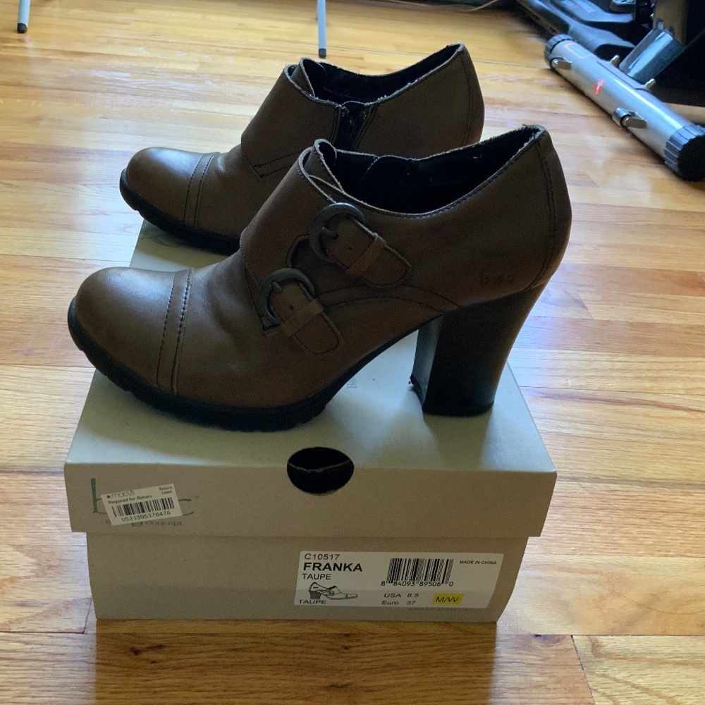 Born ankle boots